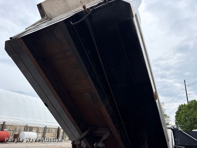 image for item FK1418 2004 International 4300 dump truck