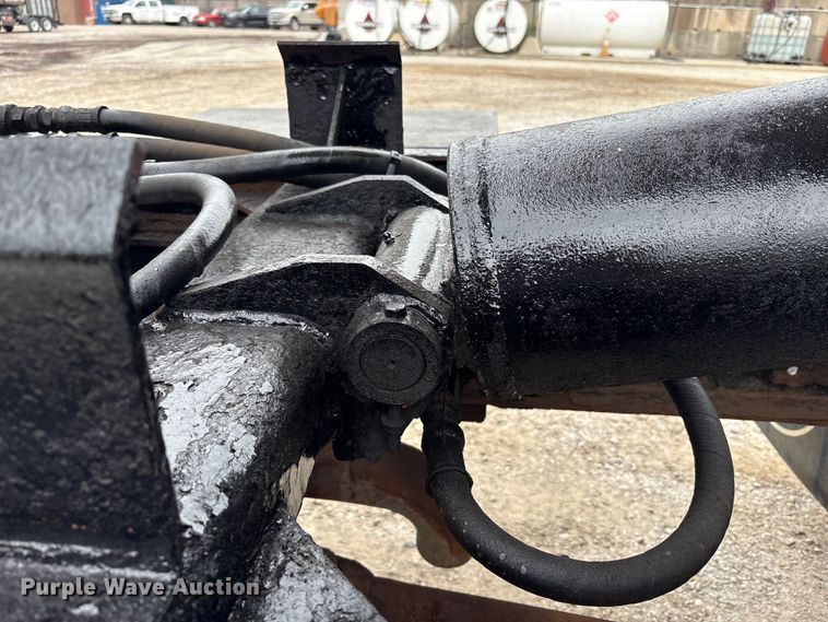 image for item FK1418 2004 International 4300 dump truck