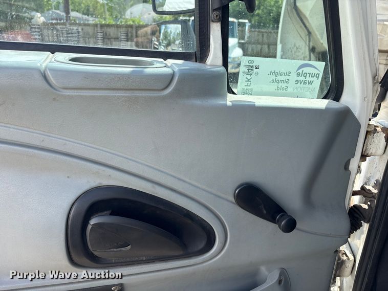 image for item FK1418 2004 International 4300 dump truck