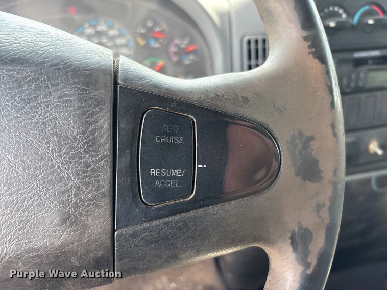 image for item FK1418 2004 International 4300 dump truck