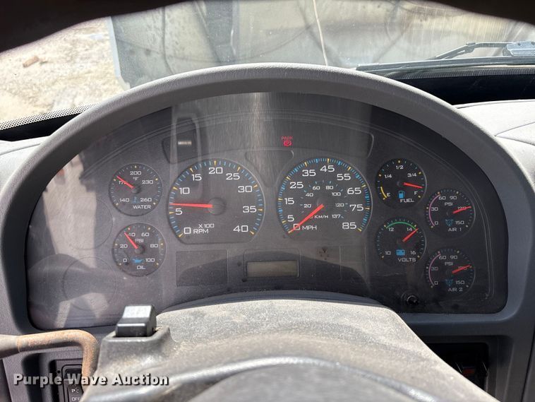 image for item FK1418 2004 International 4300 dump truck