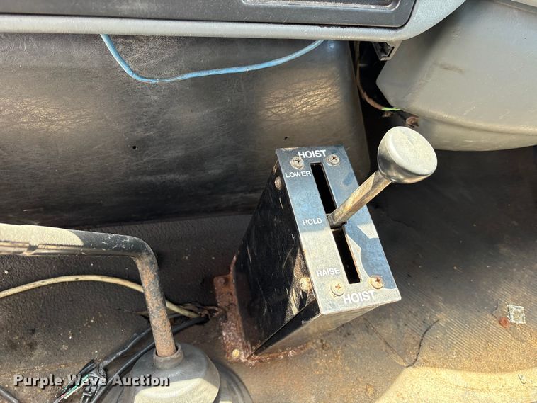 image for item FK1418 2004 International 4300 dump truck