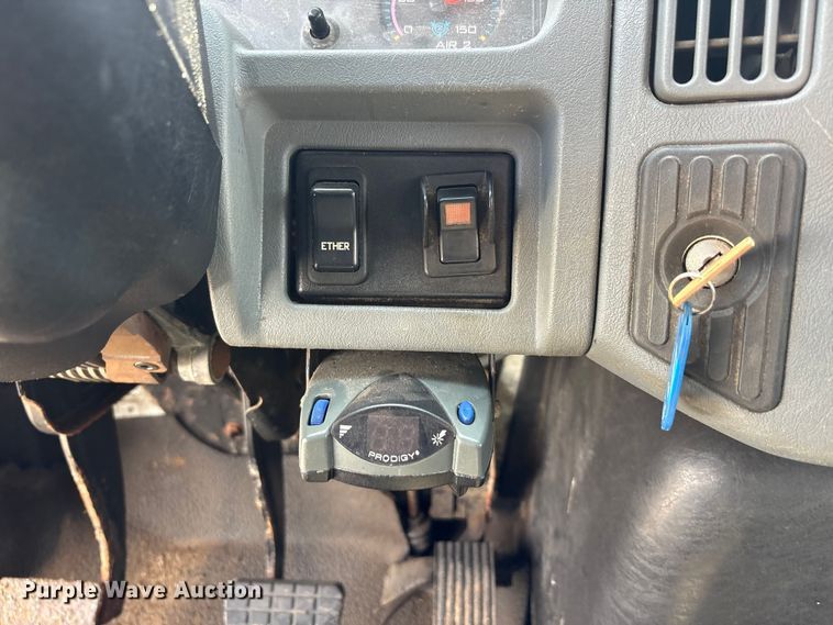 image for item FK1418 2004 International 4300 dump truck