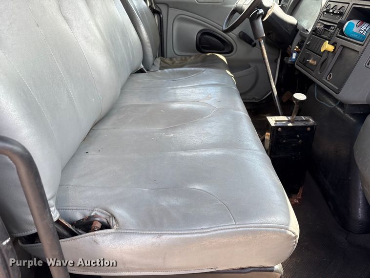 image for item FK1418 2004 International 4300 dump truck