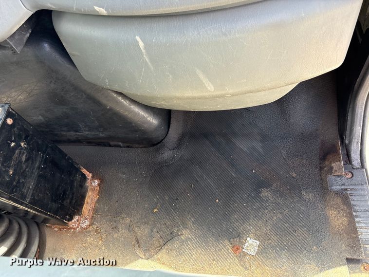 image for item FK1418 2004 International 4300 dump truck