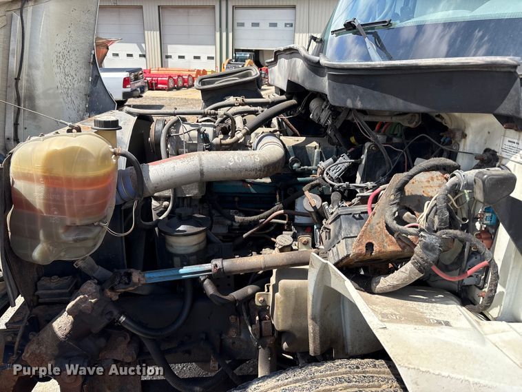 image for item FK1418 2004 International 4300 dump truck