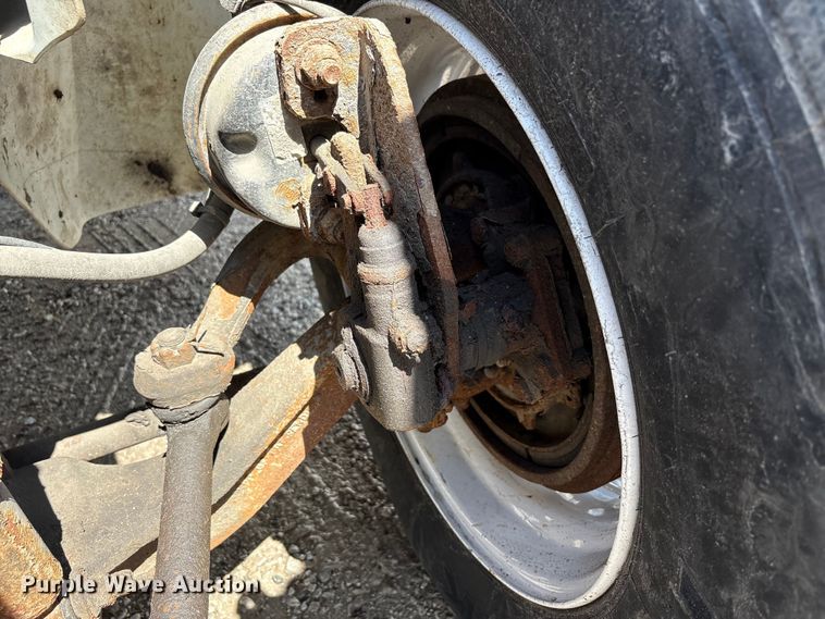 image for item FK1418 2004 International 4300 dump truck