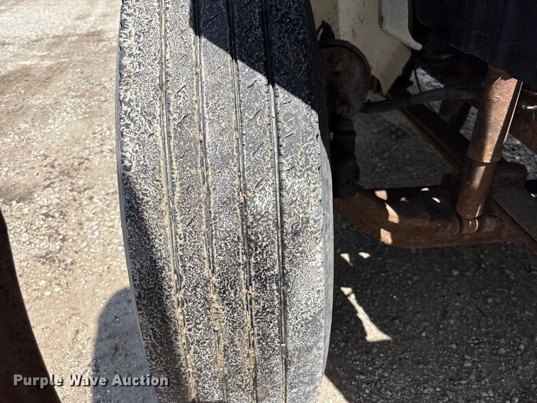 image for item FK1418 2004 International 4300 dump truck