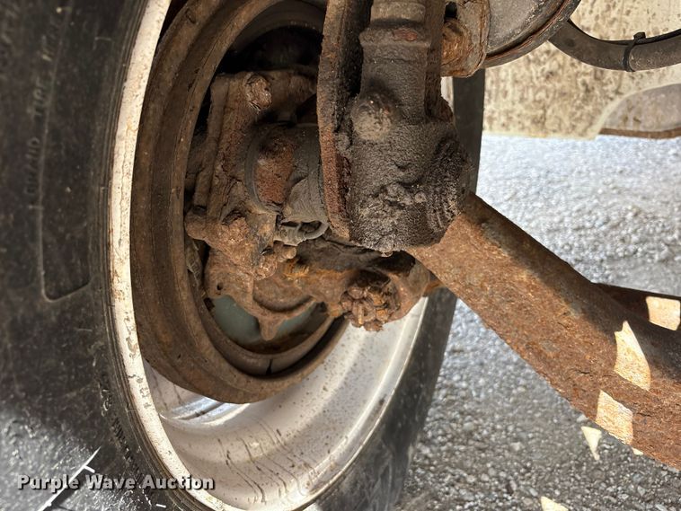 image for item FK1418 2004 International 4300 dump truck