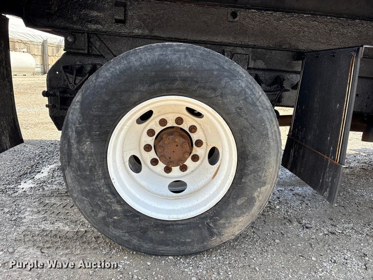 image for item FK1418 2004 International 4300 dump truck