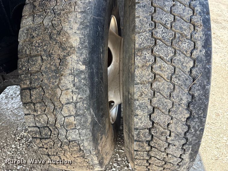 image for item FK1418 2004 International 4300 dump truck