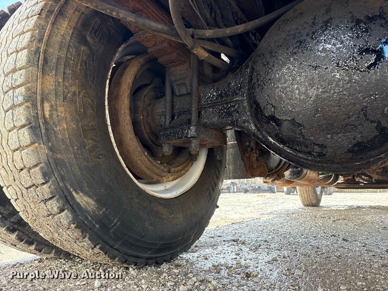 image for item FK1418 2004 International 4300 dump truck