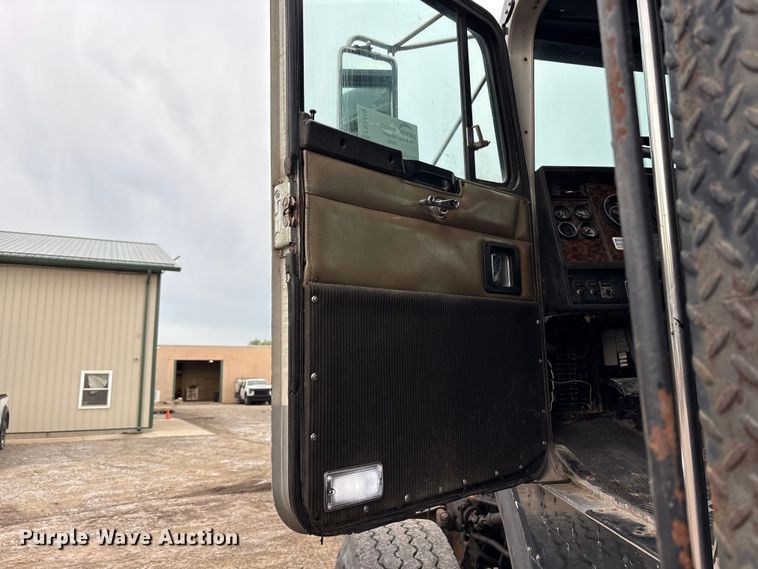 image for item FK1419 1994 Kenworth T800 flatbed truck