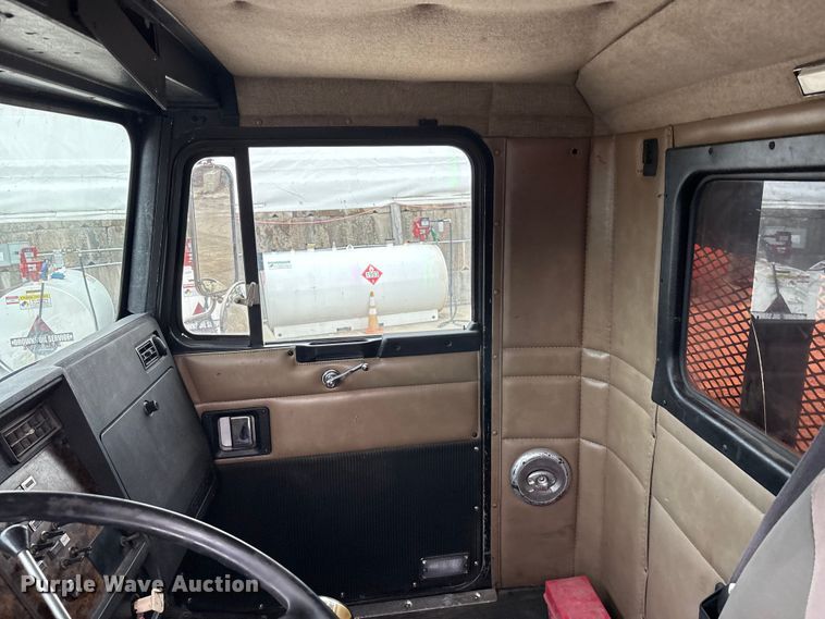 image for item FK1419 1994 Kenworth T800 flatbed truck