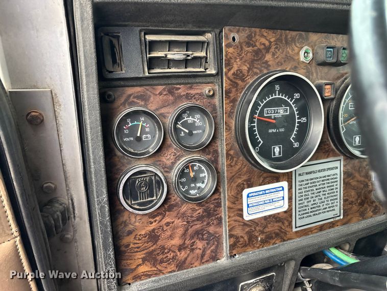 image for item FK1419 1994 Kenworth T800 flatbed truck