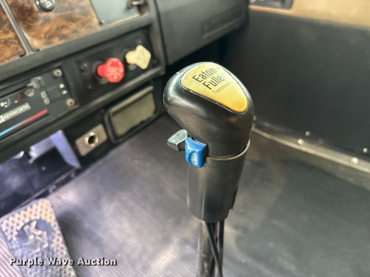 image for item FK1419 1994 Kenworth T800 flatbed truck