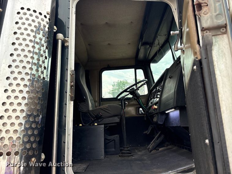 image for item FK1419 1994 Kenworth T800 flatbed truck