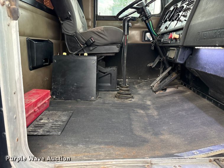 image for item FK1419 1994 Kenworth T800 flatbed truck