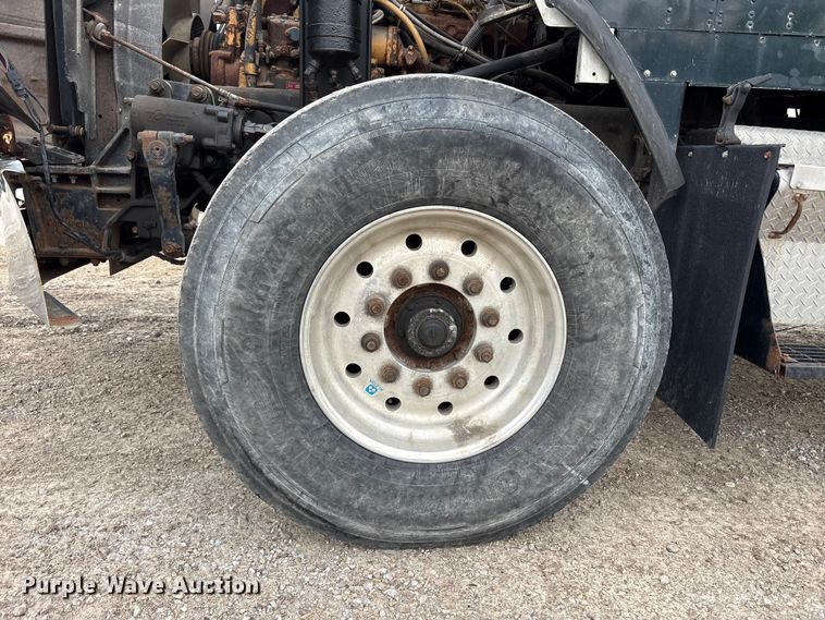 image for item FK1419 1994 Kenworth T800 flatbed truck