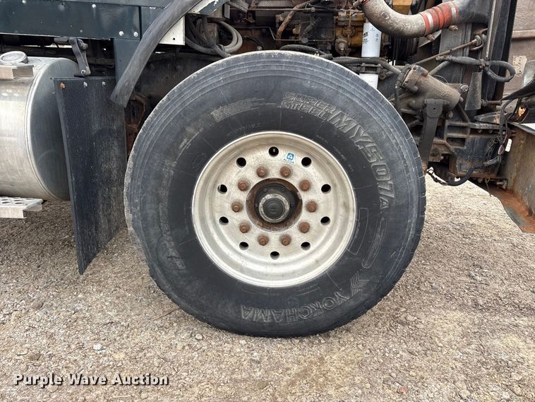 image for item FK1419 1994 Kenworth T800 flatbed truck