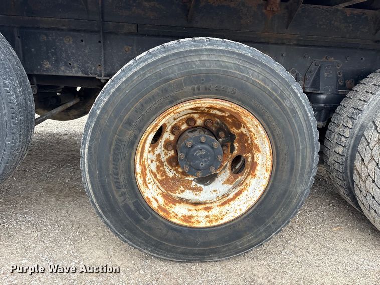 image for item FK1419 1994 Kenworth T800 flatbed truck