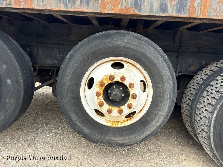 image for item FK1419 1994 Kenworth T800 flatbed truck