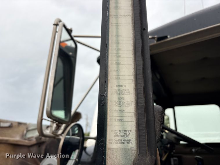 image for item FK1419 1994 Kenworth T800 flatbed truck