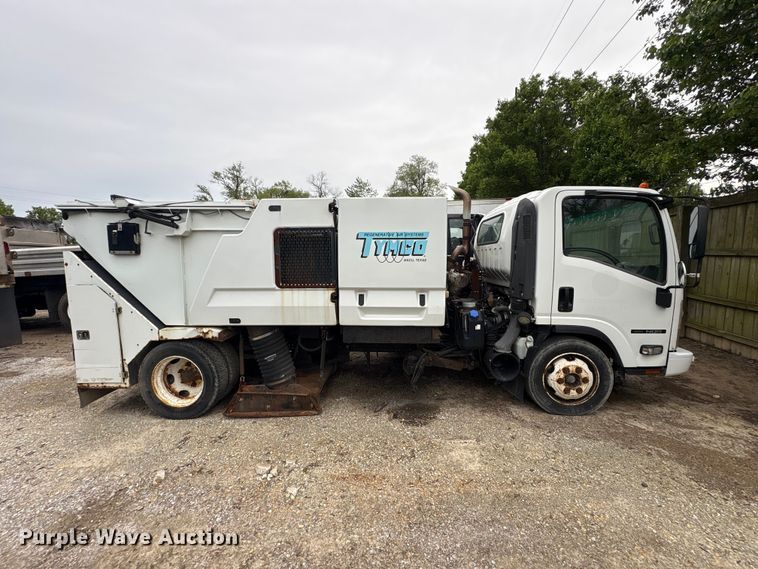image for item FK1420 2016 Isuzu NQR street sweeper truck