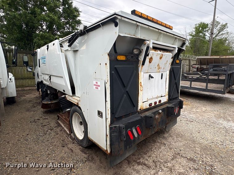 image for item FK1420 2016 Isuzu NQR street sweeper truck