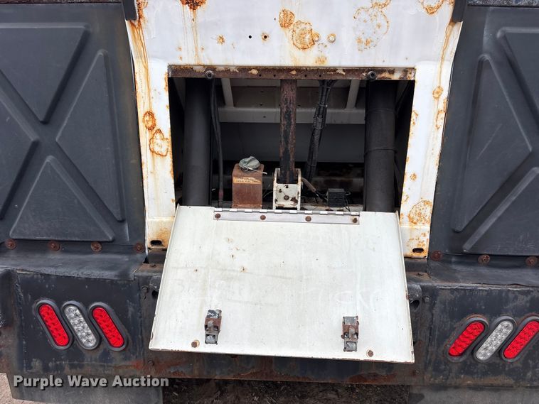 image for item FK1420 2016 Isuzu NQR street sweeper truck