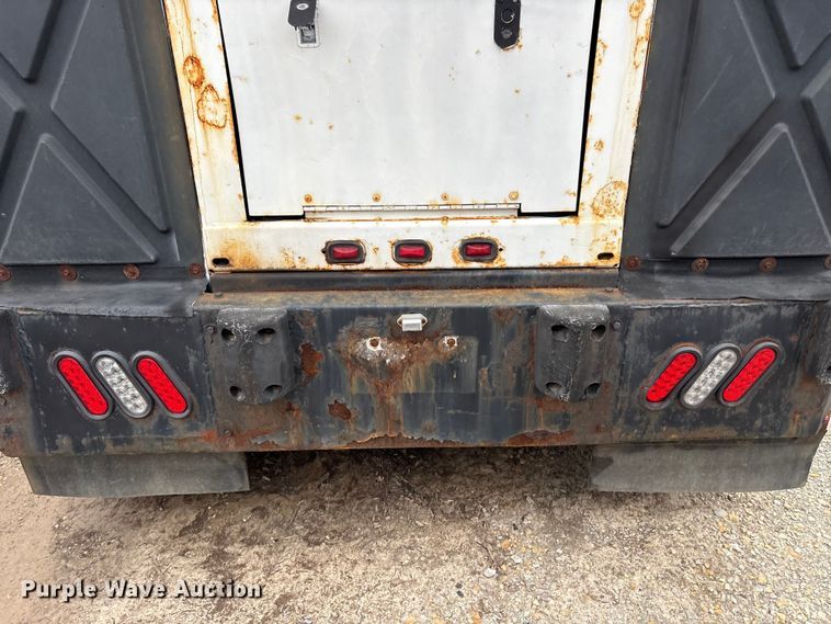 image for item FK1420 2016 Isuzu NQR street sweeper truck