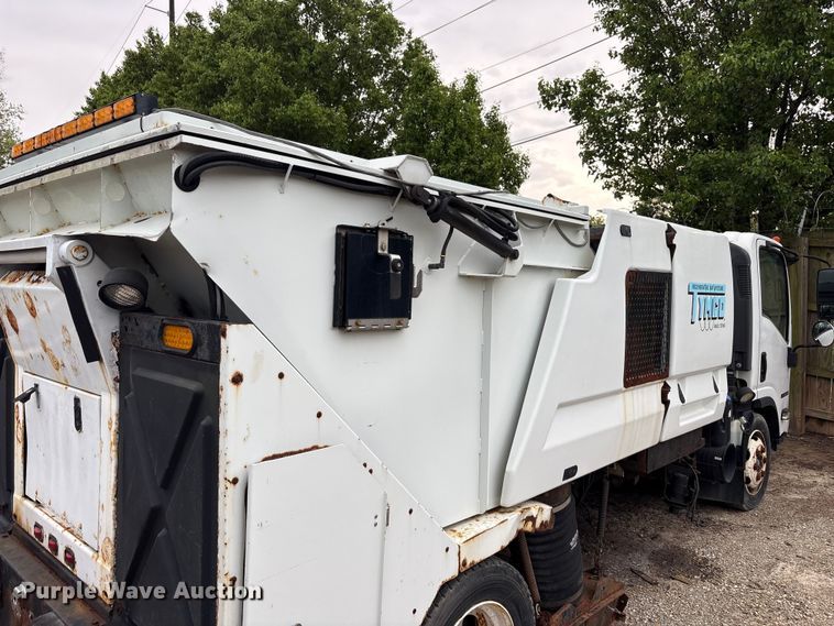 image for item FK1420 2016 Isuzu NQR street sweeper truck