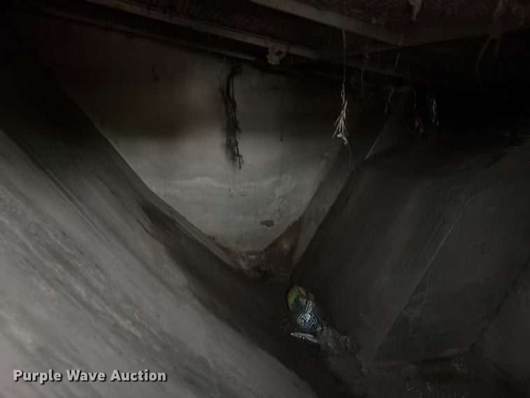 image for item FK1420 2016 Isuzu NQR street sweeper truck