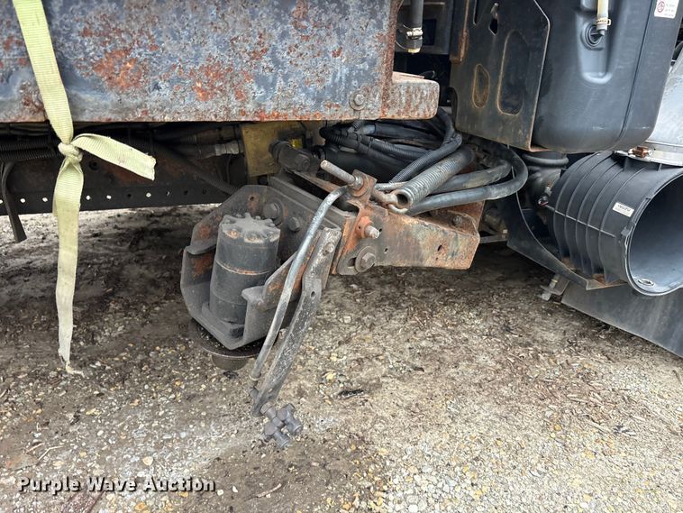 image for item FK1420 2016 Isuzu NQR street sweeper truck