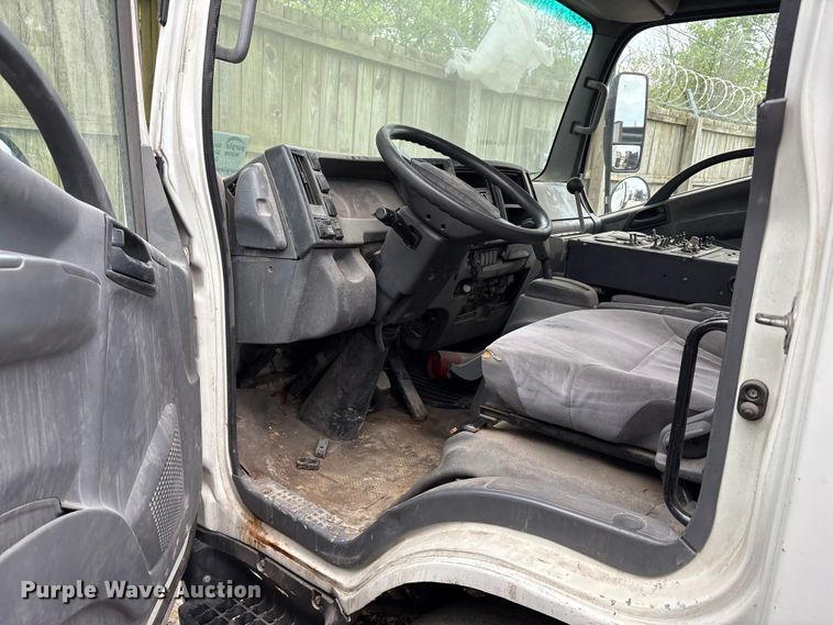 image for item FK1420 2016 Isuzu NQR street sweeper truck