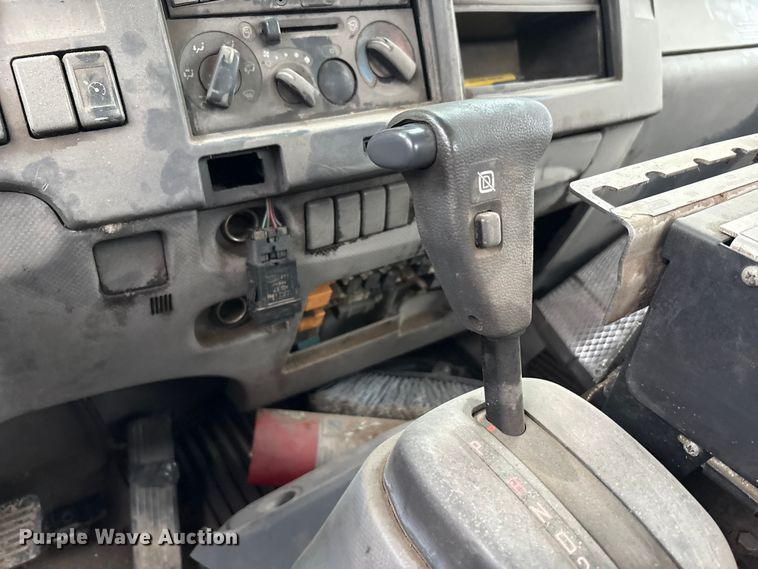 image for item FK1420 2016 Isuzu NQR street sweeper truck