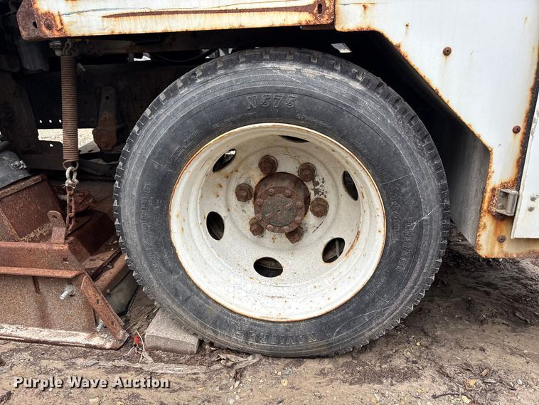 image for item FK1420 2016 Isuzu NQR street sweeper truck