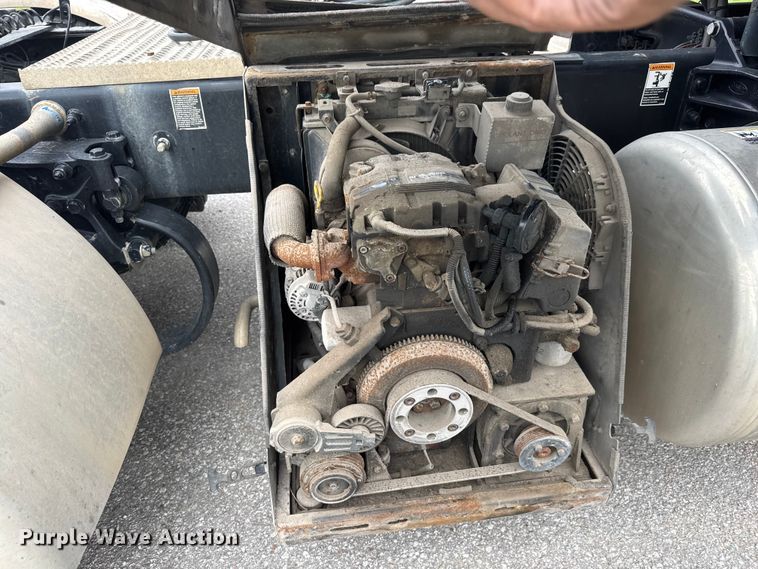 image for item MX9094 2019 Peterbilt 579 semi truck