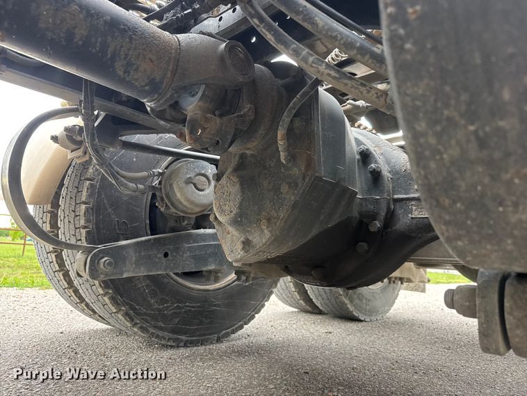 image for item MX9094 2019 Peterbilt 579 semi truck