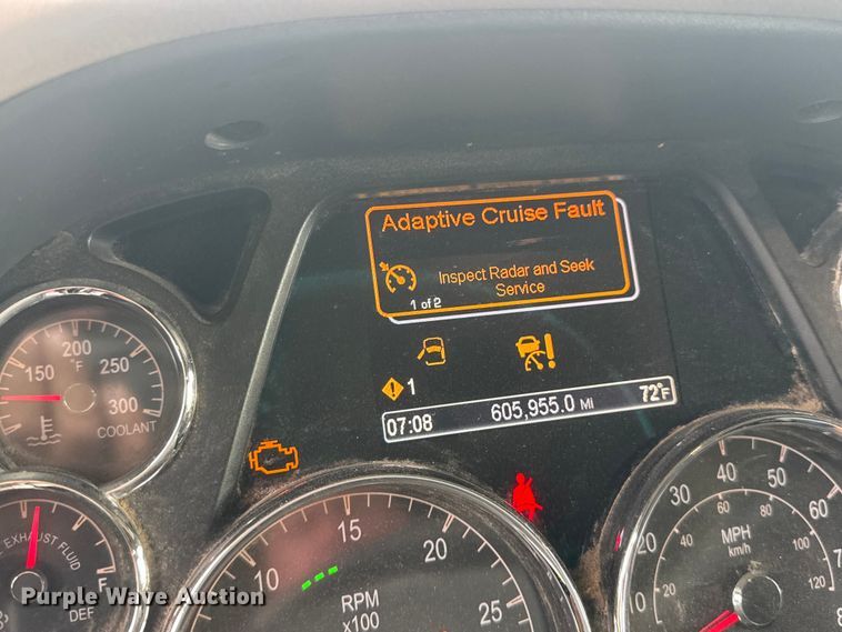 image for item MX9094 2019 Peterbilt 579 semi truck