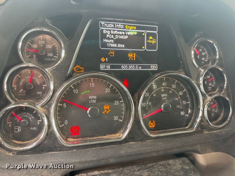 image for item MX9094 2019 Peterbilt 579 semi truck