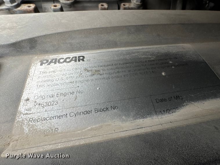 image for item MX9094 2019 Peterbilt 579 semi truck