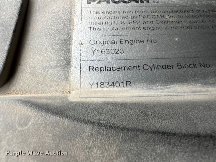 image for item MX9094 2019 Peterbilt 579 semi truck