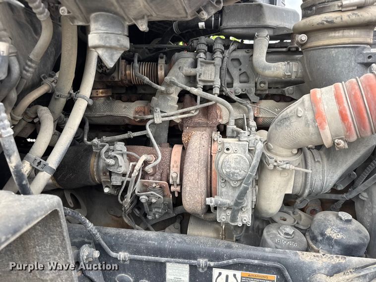 image for item MX9094 2019 Peterbilt 579 semi truck