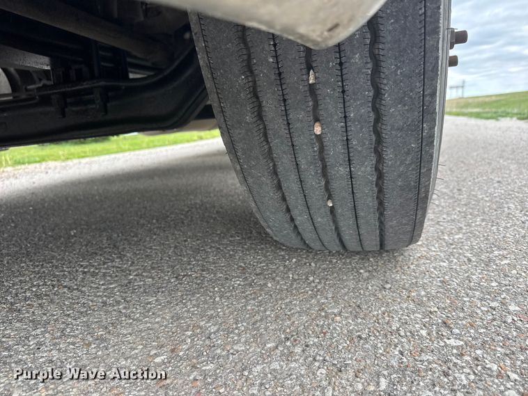 image for item MX9094 2019 Peterbilt 579 semi truck