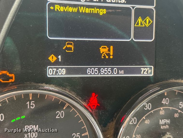 image for item MX9094 2019 Peterbilt 579 semi truck