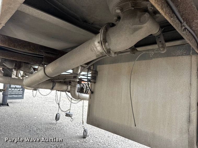 image for item MX9103 1992 Custom Trailers fuel trailer