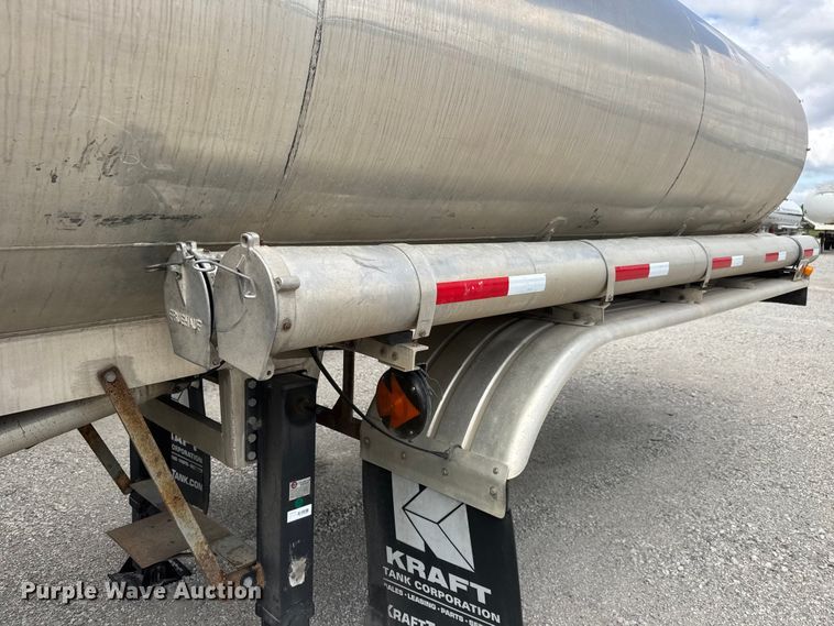 image for item MX9103 1992 Custom Trailers fuel trailer