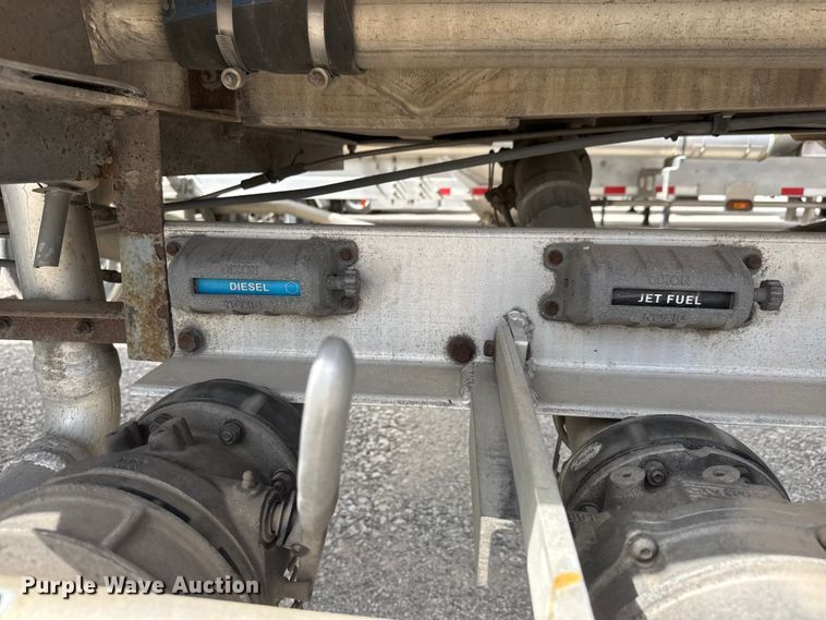 image for item MX9103 1992 Custom Trailers fuel trailer