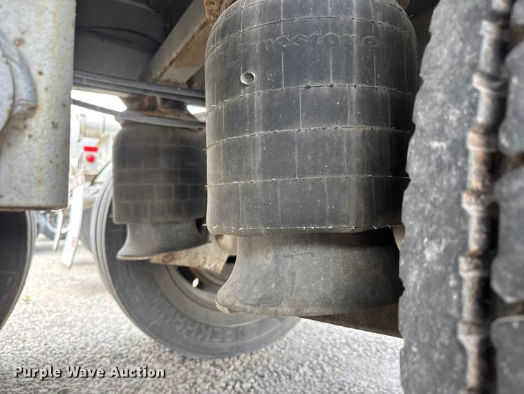image for item MX9103 1992 Custom Trailers fuel trailer